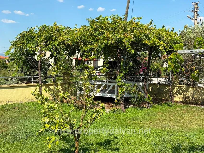 Dalyan Gülpınar 1000m2 Grundstück Innerhalb 4+2 Zu Verkaufende Villa