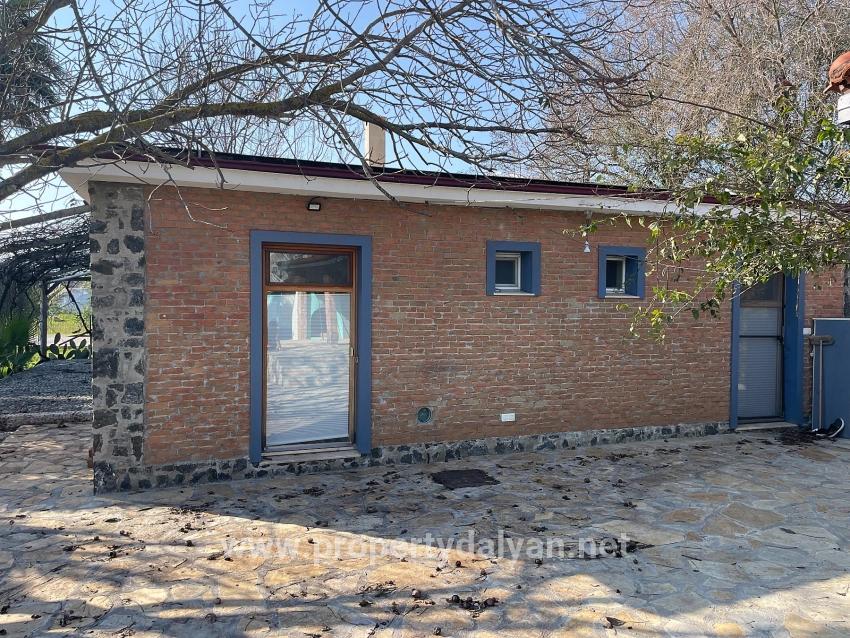 Freistehendes, Eingeschossiges Haus Auf Einem 2882 M² Großen Grundstück In Eskiköy Zu Verkaufen.