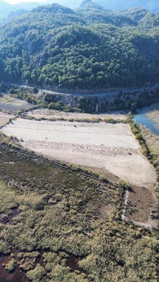 3210 M² Großes 2b-grundstück In Çandır, Direkt Am Seeufer, Zu Verkaufen