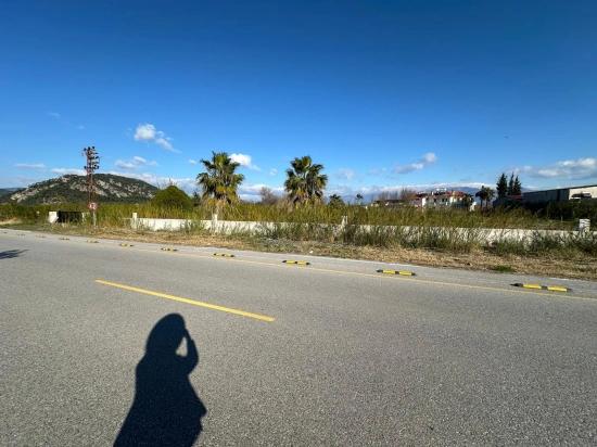 5.111 M² Großes Gewerbe- Und Wohngrundstück Zum Verkauf, Direkt An Der Hauptstraße In Dalyan Gelegen