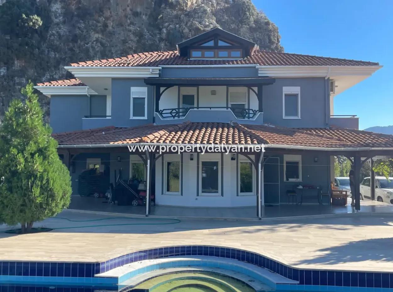 4 2 Villen Zum Verkauf Auf Einem Grundstück Von 6000M2 In Dalyan Gulpinar