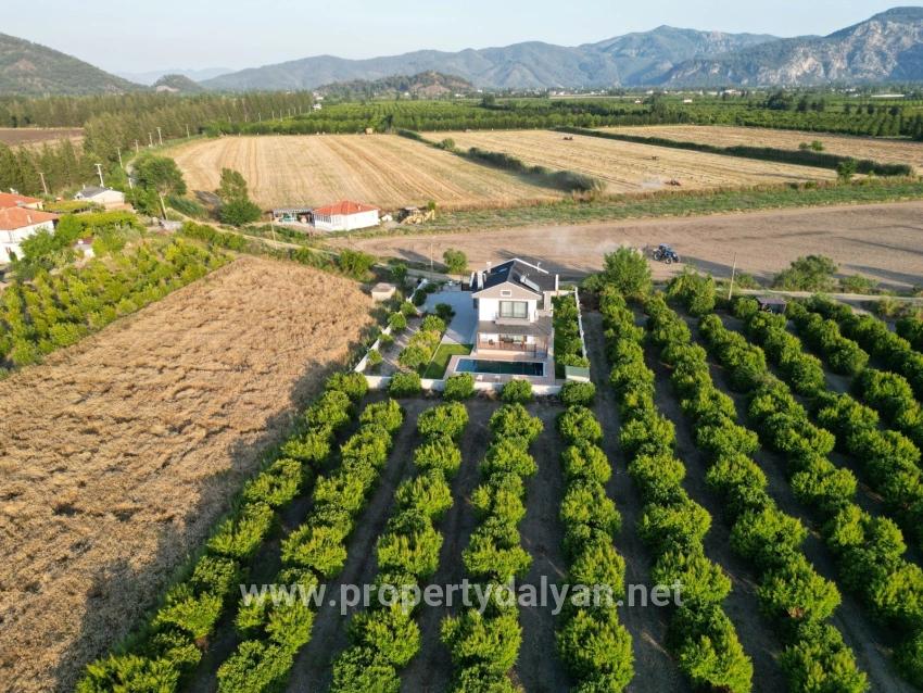4+1 Villa For Sale In Eskiköy, Located In A 14,136 M2 Field