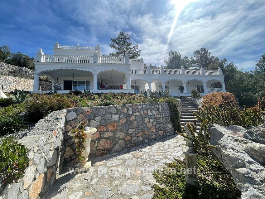 Vip Villa For Sale In Gökbel, On A 5000m2 Plot With Full Sea View.