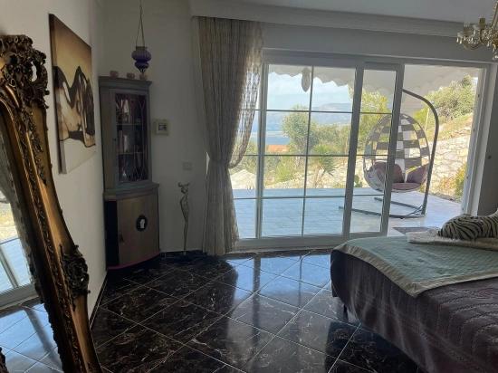 Vip Villa For Sale In Gökbel, On A 5000m2 Plot With Full Sea View.