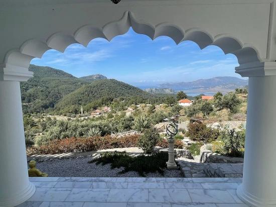 Vip Villa For Sale In Gökbel, On A 5000m2 Plot With Full Sea View.
