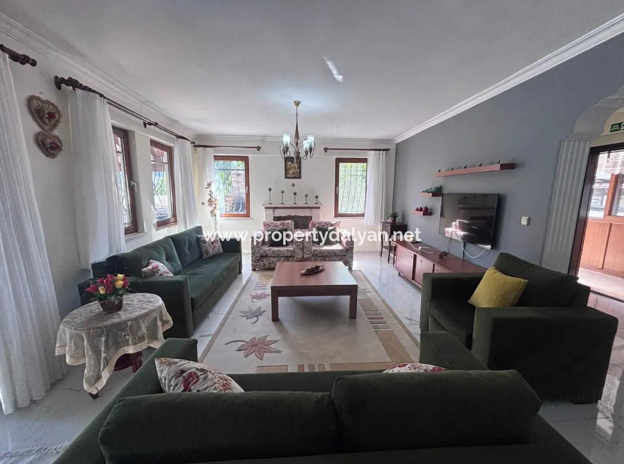 5 1 Villas For Sale In A Plot Of 301M2 In Dalyan Center