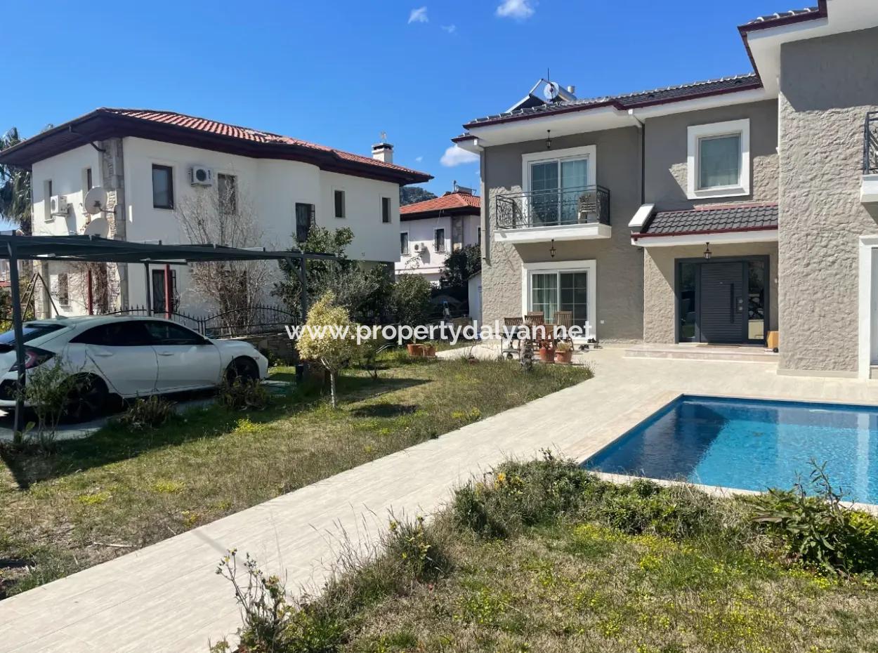 Villa For Sale In 514M2 Land In Dalyan Gülpinar