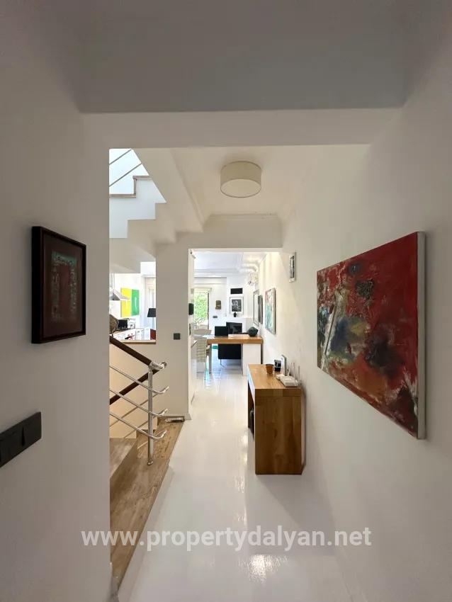 Dalyan'da Kanala Sıfır 4+1 Satılık Villa