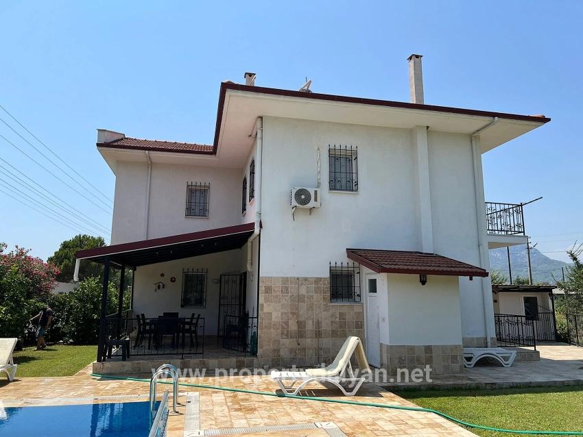 Dalyan'da Köşebaşı 600m2 Arsa İçerisinde 3+1 Satılık Villa