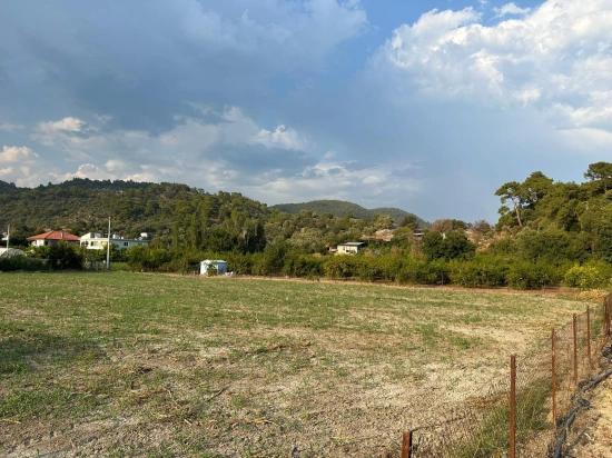 Çandır'da Köy Yerleşik Alanı İçerisinde Rızai-taksimli 1160m2 Satılık Arsa