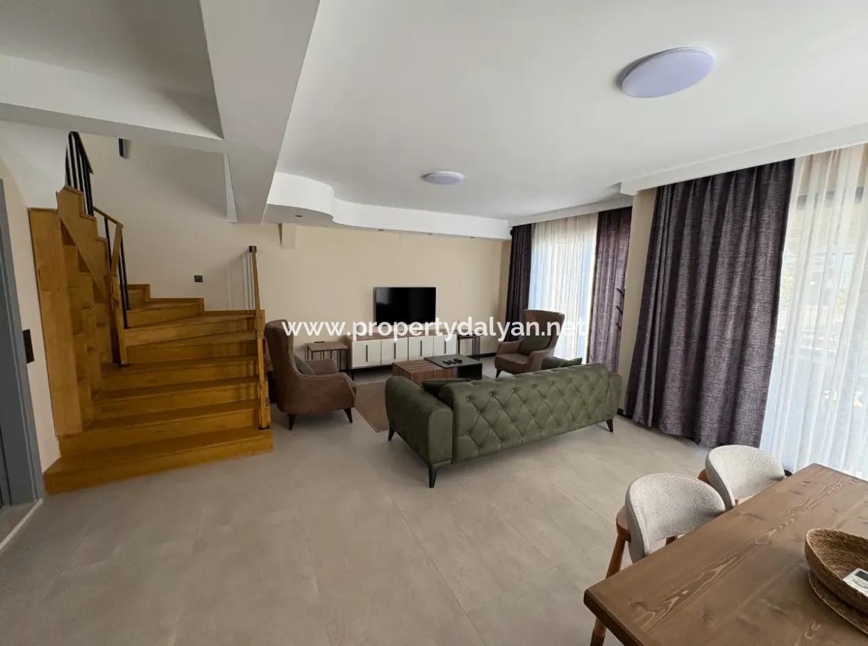 Dalyan'da Gülpınar'da Satılık 4+1 Villa