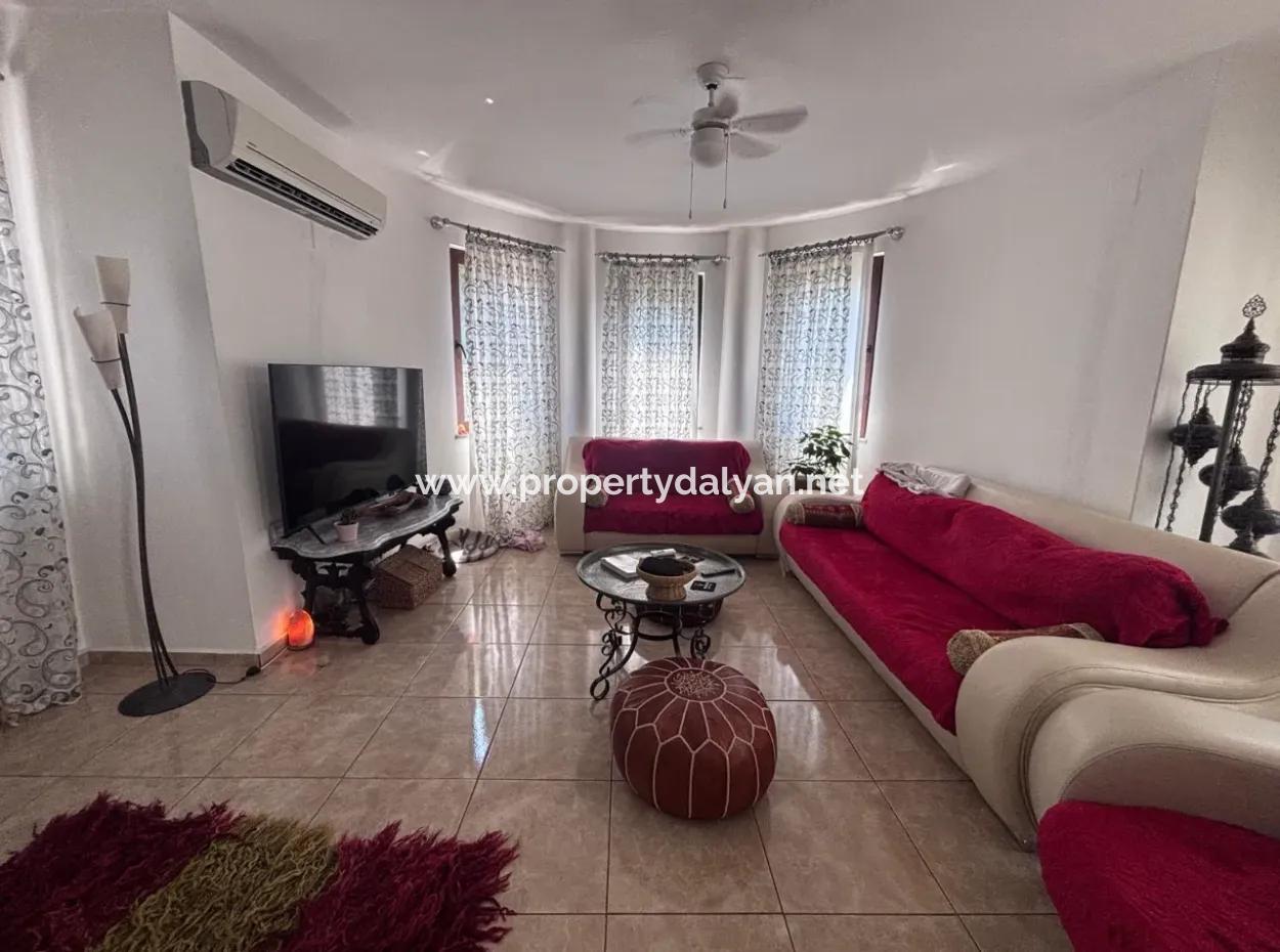 Dalyan Maraş'da Köşebaşında 980M2 Arsa İçin'de 5+1 Satılık Villa