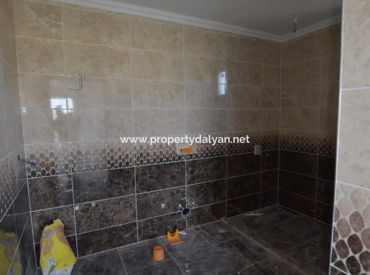 Dalyan Eskiköy'de Göl Manzaralı Satılık Villa