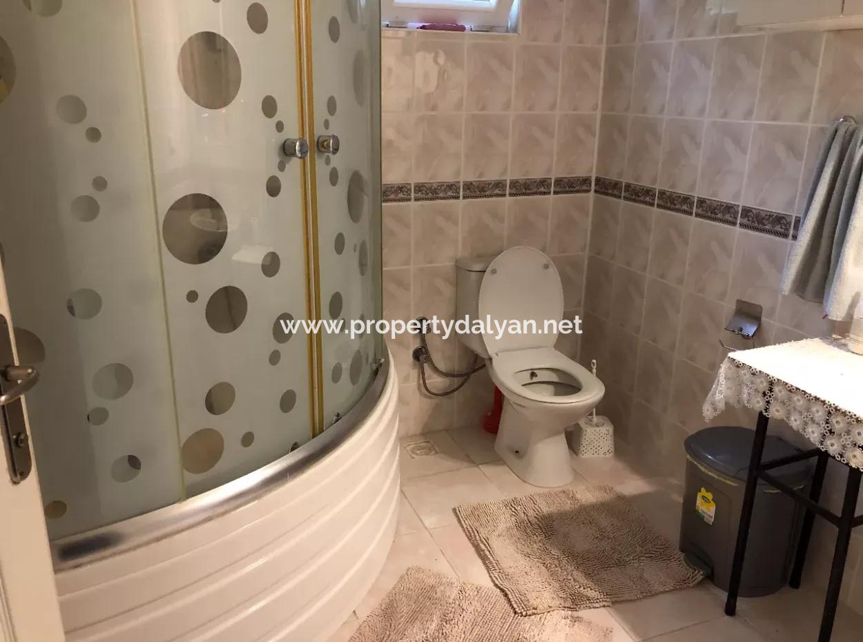 Okçular'da 1222M2 Arsa İçerisinde Satılık Tek Katlı Müstakil Ev