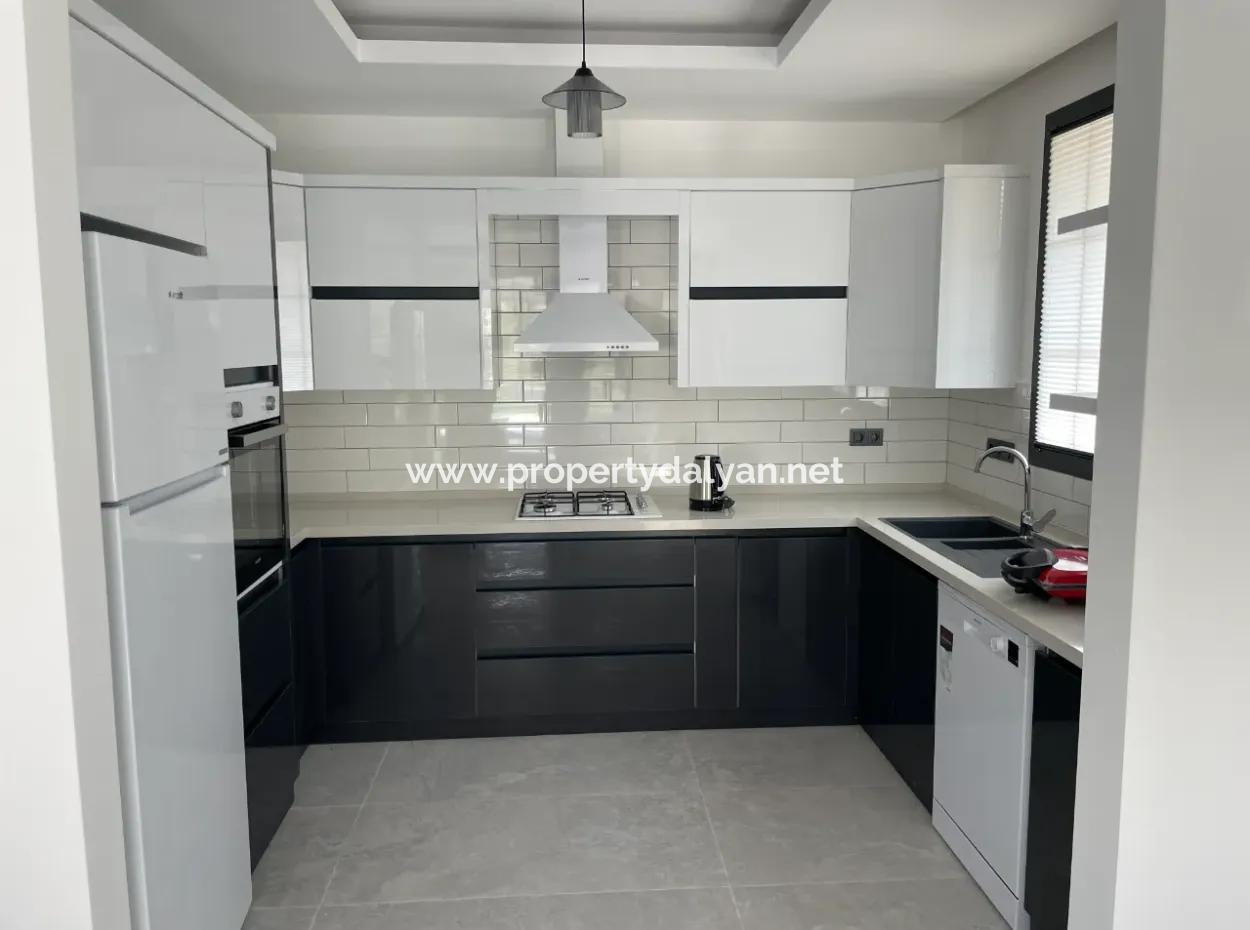 Dalyan  Merkezde 4+1 Satılık Villa