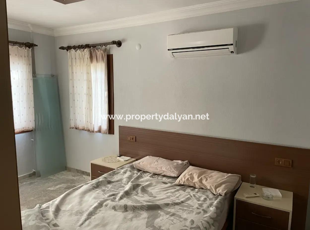 Akçapınar'da Deniz Manzaralı Satılık 6+1 Villa