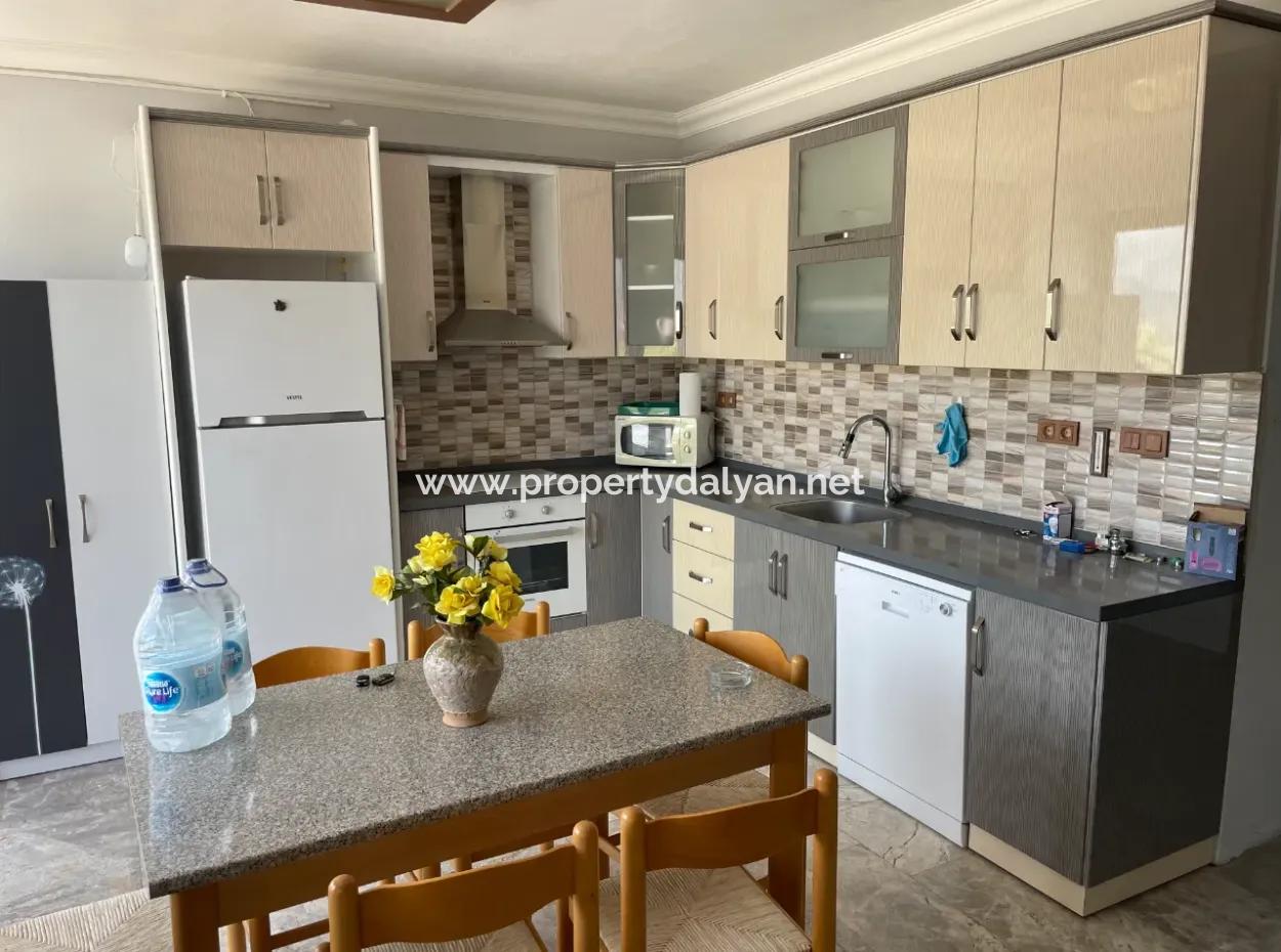 Akçapınar'da Deniz Manzaralı Satılık 6+1 Villa