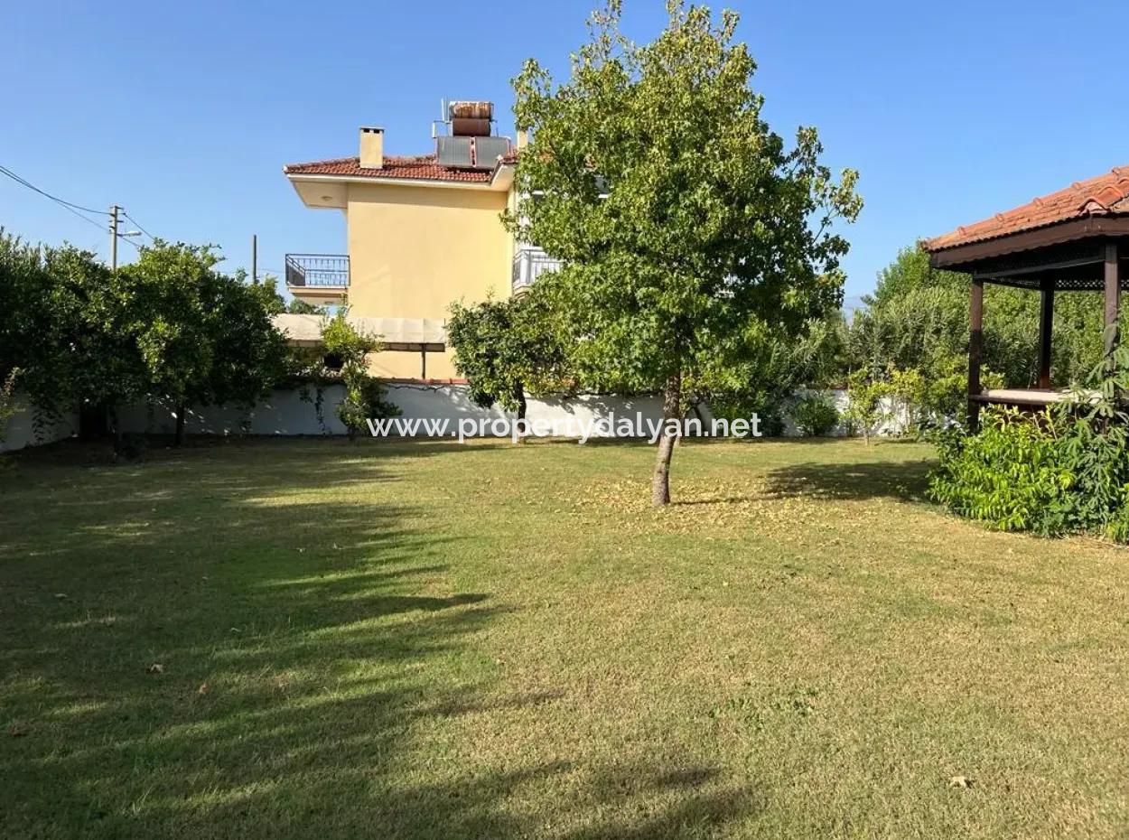 Okçular'da 1007M2 Arsa İçinde Satılık Villa