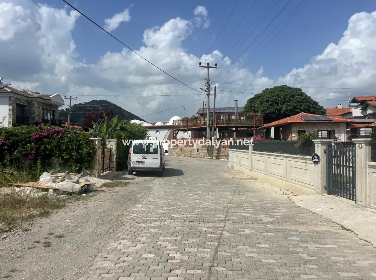 Dalyan Gülpınar'da 611M2 %20+40 İmarlı Satılık Arsa